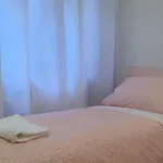 Modern Apartment With Balcony And Free Parking Close To The Metro