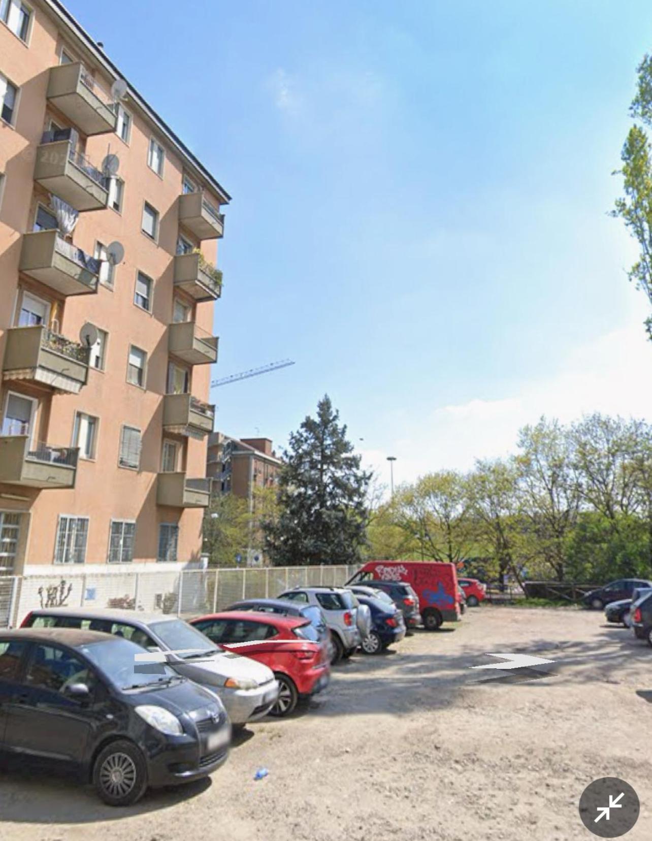 Modern With Balcony And Free Parking Close To The Metro